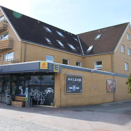 Im Zentrum Nyaraló *